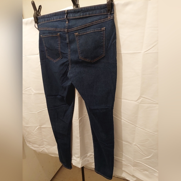 Old Navy Women's Super Skinny Mid-Rise 14  Regular Size Dark Navy Blue Jeans - Picture 7 of 9